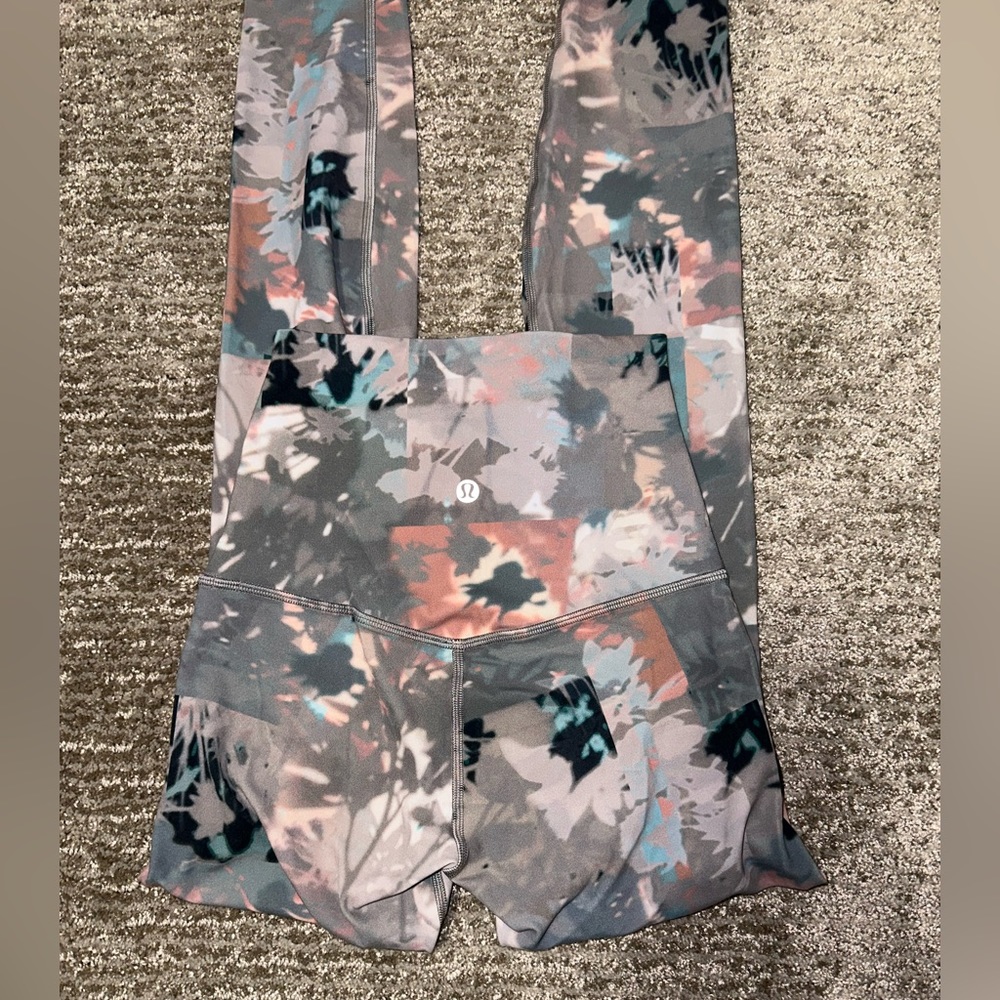 Lululemon leggings - size 2 - gently worn, great condition!